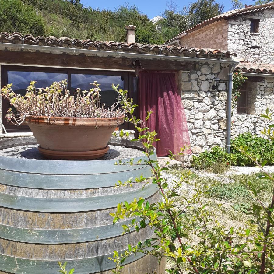 Les Vignes De La Tour Saint-Blaise Trigance Eksteriør billede